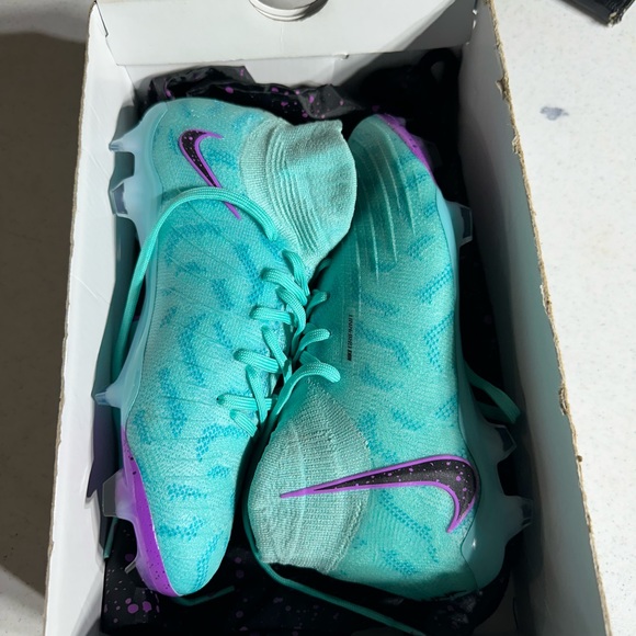 PHANTOM LUNA ELITE FG - size 3.5 Men’s / 5 Women’s - Picture 10 of 12